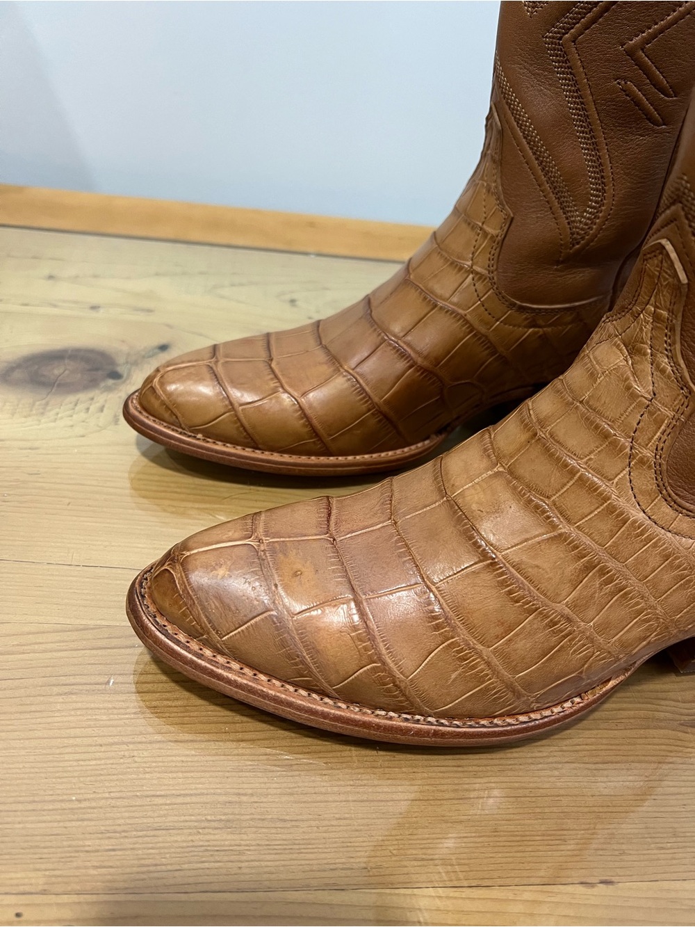 Tecovas Women's birthday boot 6 Tan Alligator Leather Heeled Boots - Picture 4 of 10
